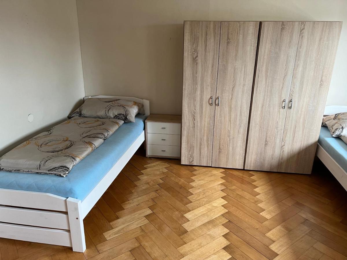 Orkhan Latifov Höchst Extérieur photo
